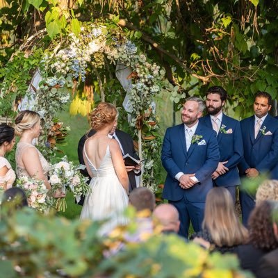 Upstate New York’s finest farm & vineyard venue boasts a 19th-century Dutch barn, Lodge, with lovely views for your next event #upstatenywedding
