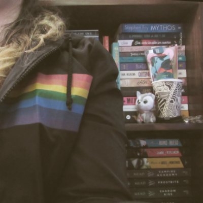 26 ✨ | Diseñadora gráfica 🖥 | Encontrá la Biblioteca LGBT+ en el link 🌈