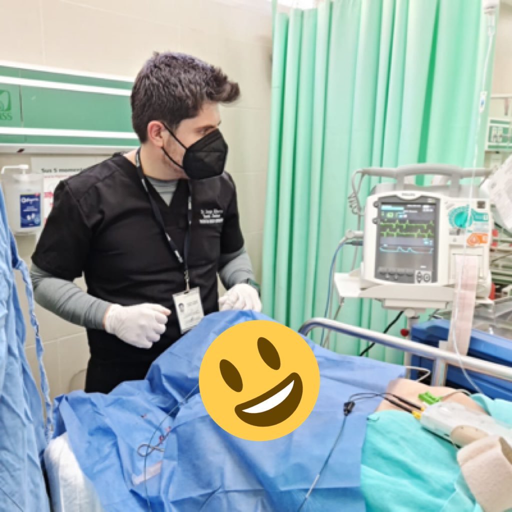 Médico.☤✚. espiritual, sayayin, profesional, aparentemente sano... Urgenciologo/ R MedCrit