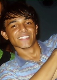 O valor de um homem não se dá pelas roupas ou bens que possui, e sim pelo carácter e beleza dos seus ideais !