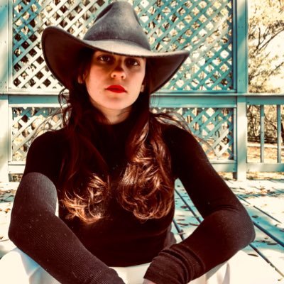 ttoriirrogerss's profile picture. Spanish and English teacher