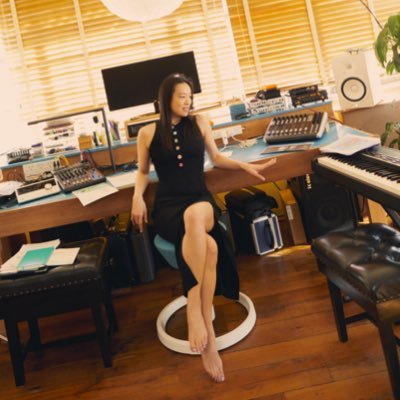 Composer ✍️ Musician 👩🏼🎤 Cultural Curator 🐋 Adventurer 🧗♂️ Creator of Sonic Apothecary 🎧 Platoon Artist 🎹 Steinway Artist - IG@DANGEROUSMOONLIGHT