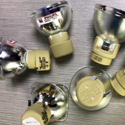 Longer50035575's profile picture. High quality projector lamps