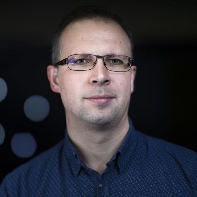 Freelance Romanian translator and interpreter from English and French. Interests: software localization, web development, photography, travel