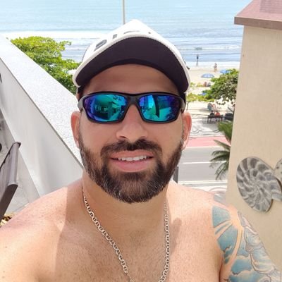 Pai de duas princesas lindas👸👸💓💗
Esposo de uma mulher maravilhosa👩❤️👨
Torcedor do Ceará Sporting Club ⚫⚪
Cristão e empresário no ramo de tecnologia
📶📶