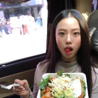 inactive (@inyeoprs) 's Twitter Profile