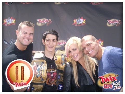 I'm a boy, 19 years old WWE Fan. Fan of Chris Jericho, Randy Orton, Sin Cara, John Cena , Rey Mysterio, and alot more.