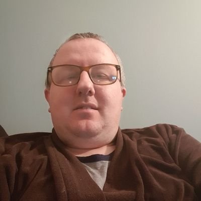 Chris 44 Leicester. Single guy, live alone, can accommodate. Caring, horny and flirty. DM's open and looking for ladies to meet. Hugs and kisses on tap
