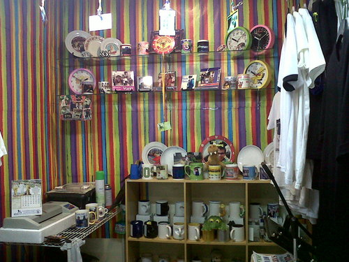 ColorfuLID's profile picture. Digital Printing, Cutting Stiker, Sablon KAOS, MUG, PIN,PUZZLE,MOUSE PAD, many more)
 Call: 085264954425 / 97674424 Owner: @riomanulang Add Pin BB 29A6677F