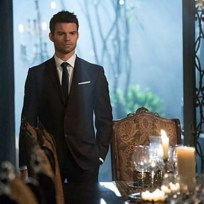 I am a huge daniel gillies fan. love the originals,the vampire diaries and smallville.and proud mother of 3