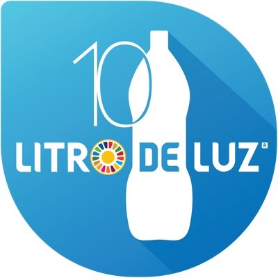 Encuéntranos en Instagram como @unlitrodeluzcol #LitroDeLuz