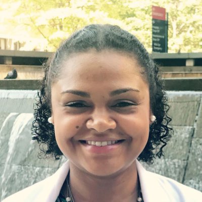 Manoela Tiago Profile