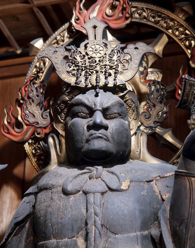 京都東福寺の塔頭寺院です。毎日、座禅・写経・写仏体験を行っております。 御本尊の秘仏毘沙門天は年に二回お正月と秋に特別公開されます。花手水や四季限定御朱印も授与しております。Instagram:https://t.co/75WDZf6S38