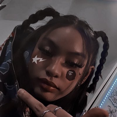 vmpslutz's profile picture. slow dancing in the dark.