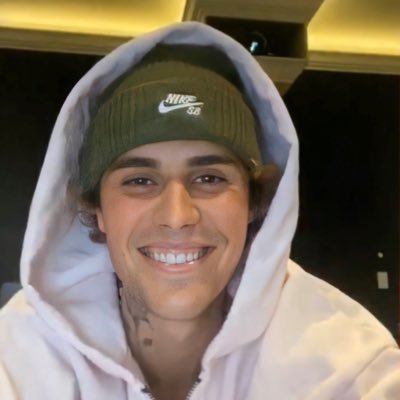 IN LOVE WITH PRETTYMUCH ❤️ BELIEBER SINCE 2009 ❤️ MAGCON ALWAYS ❤️