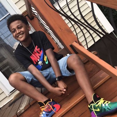 Damian22120763's profile picture. wussup add me on snap @damian_f256