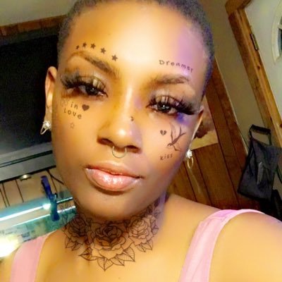 just chasing a bag 💸💰💰. . I don't take no shit 👊🏾💪🏾😩 but I'm sweet 😌🤗 also I'm SINGLE 💃🏾💃🏾 . you follow me nd I'll follow you back 💁🏾