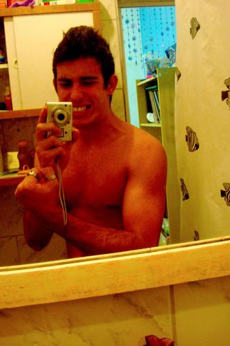 Ola Peoples =D haha msn gabriel_-aa-_@hotmail.com

http://t.co/t0gyQl4YtX