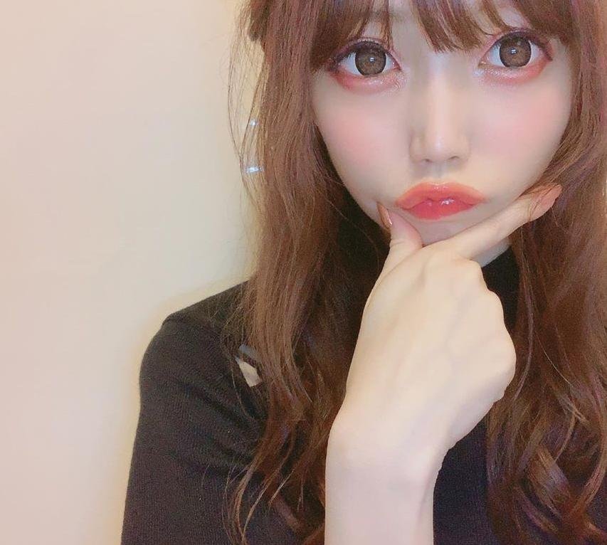 めっちゃさみしいよ~ あーあ、誰かそばにいたら、・・・ ねえ、フォーしてくれないの? いい写真見せるからさ(^_-)-☆