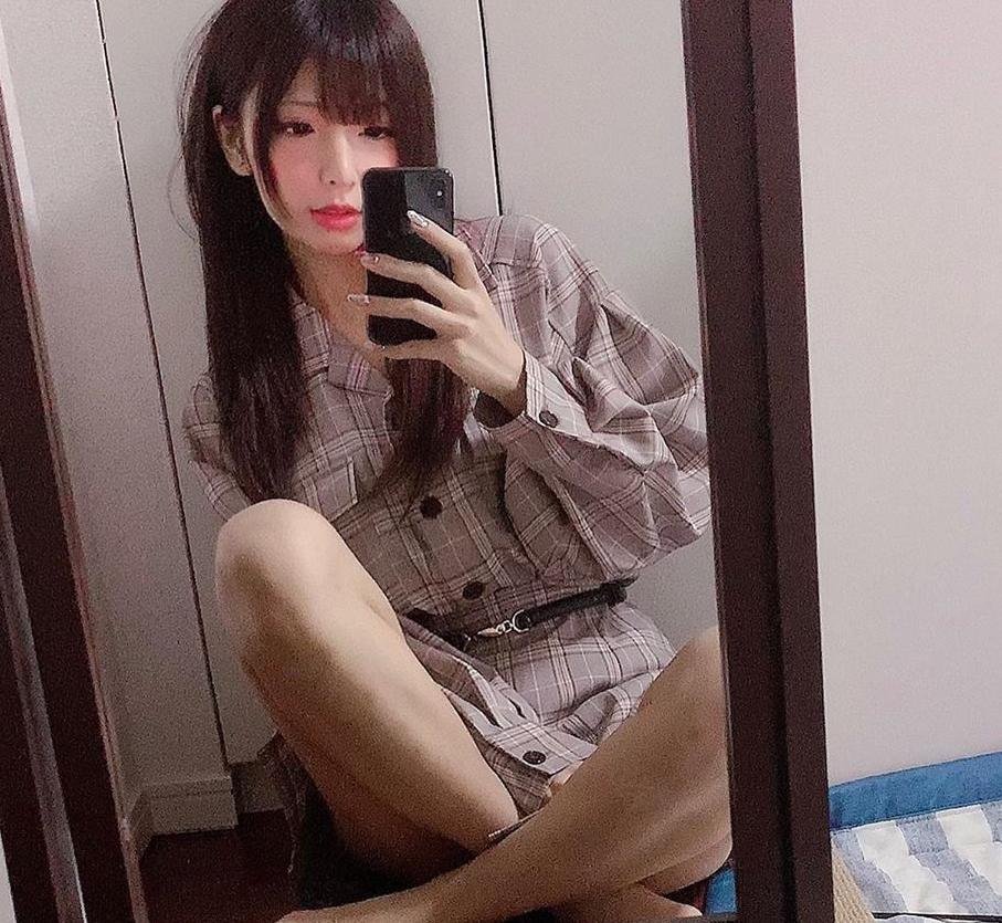 めっちゃさみしいよ~ あーあ、誰かそばにいたら、・・・ ねえ、フォーしてくれないの? いい写真見せるからさ(^_-)-☆