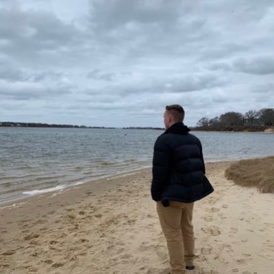 alec_weeman's profile picture. hoping to stream soon.