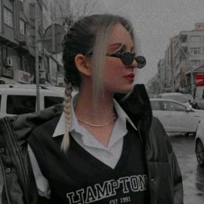 Rya32398956's profile picture. 