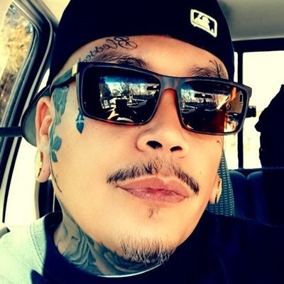 Richard77303983's profile picture. just. checking it out