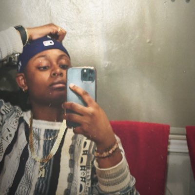 gayasskearra's profile picture. they/them