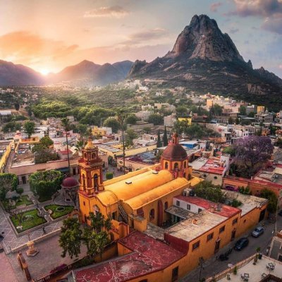 La Peña de Bernal es un monolito localizado en el pueblo de Bernal que pertenece al municipio de Ezequiel Montes en el estado de Querétaro, México