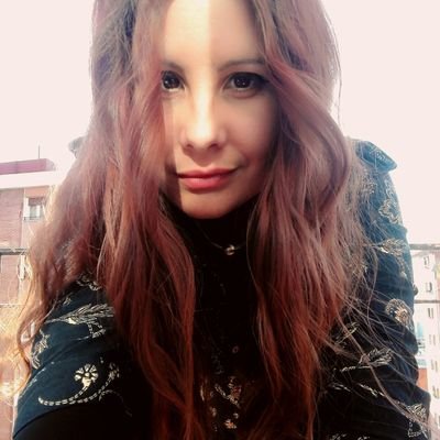 ArbizuSaioa's profile picture. Periodista, Fotógrafa y Actriz de Doblaje. Abriendo horizontes hacia el Marketing y el Diseño. Enganchada a Wordpress y Google Analytics :)