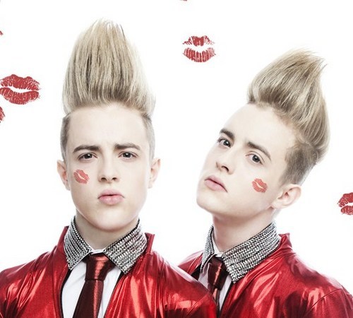I lovee jedward and if you follow me then i'll follow YOU back! what more could you want! :) ♥♥♥