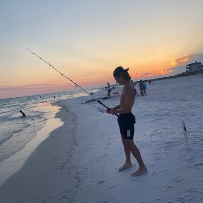 chrisdanson23's profile picture. chs 23’ 🖤