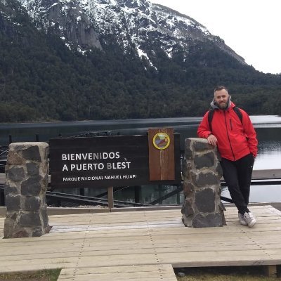 - Córdoba 🇦🇷📍// 🇦🇷🇺🇾🇲🇽
- Papá de Lorenzo 👶🏻 y de Awka 🐶
- Viajar de 🎒, la Playa y el Mar🏖️
- Familia, Asado🍖, Viajar 🚙 y Rock!🎧