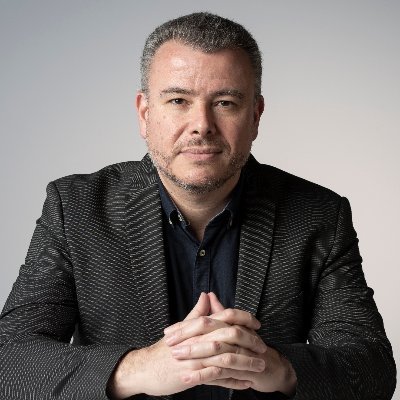 JavierRuizSin's profile picture. Periodista y empresario. Vivo de juntar letras. SEO. Baloncesto. #microcuentos