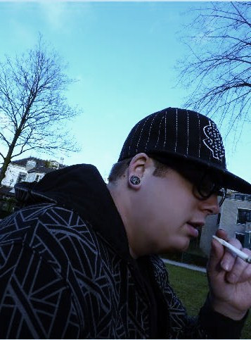 deamonarchangel's profile picture. 