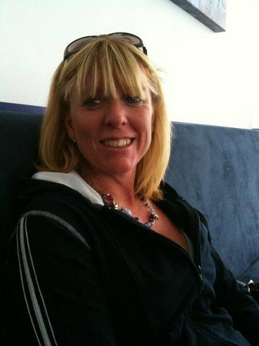 calmitykaren's profile picture. 40ish mum of 3,part time mum to a lot more, in a relationship with a rather nice man also 40ish,loves life so making the most of it !