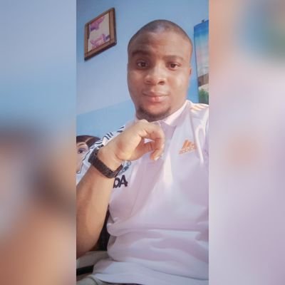 ObichieJames's profile picture. A growing entrepreneur, with a mindset of achieving exploit in all endeavors.  Me cool, me soft, me gentle 😍😍