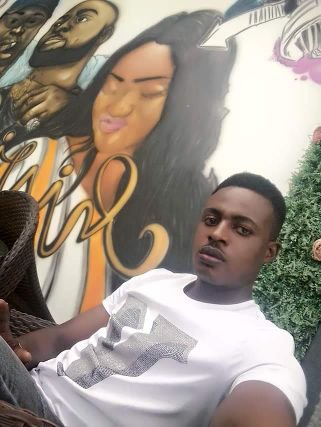 Architect, Painter, Wallpaper Installer, 3D panels Installer, Epoxy floor Installer, General Interior Decorator. We don't give trials, we give satisfaction.