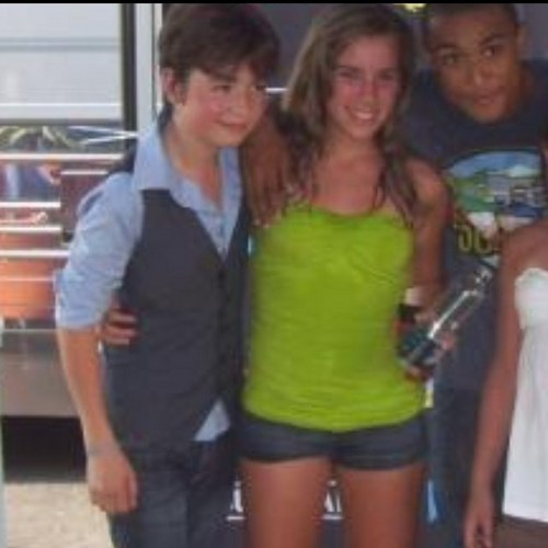 iloveburnhambro's profile picture. EVERYONE FOLLOW @nickmaralovers !!! @burnham & @littlecbeadles followed me , burnham : 8/27/10 christian beadles : 9/12/10 so you should to (: