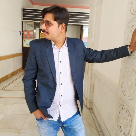 Virendra100100's profile picture. 