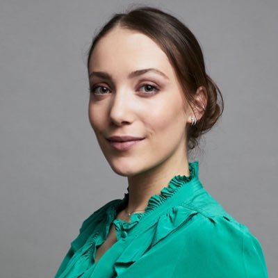 InesRacineux's profile picture. Étudiante en médecine 🩺 x @escp_bs