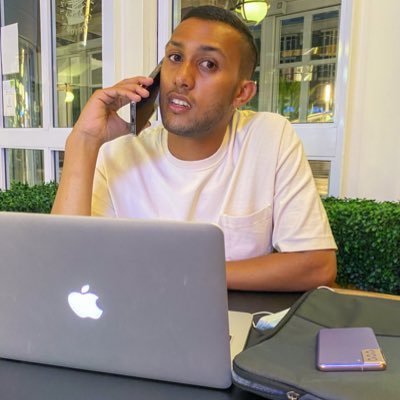 YouTuber, Blogger, Speaker📻📱🚗 3K YouTube SUBS | 400K VIEWS💥🎥👨💻
