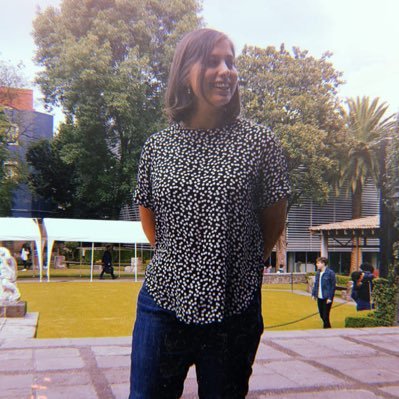 Filósofa, feminista, humanista.
Profesora por vocación, estudiante por suerte.
Siempre aprendiendo.