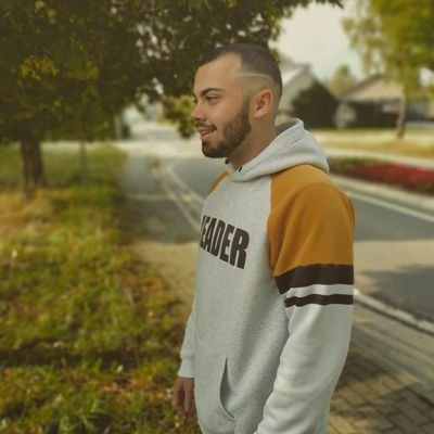 __Sneak_'s profile picture. COD  player 🇧🇪 
Apex legends player 🇧🇪
25y