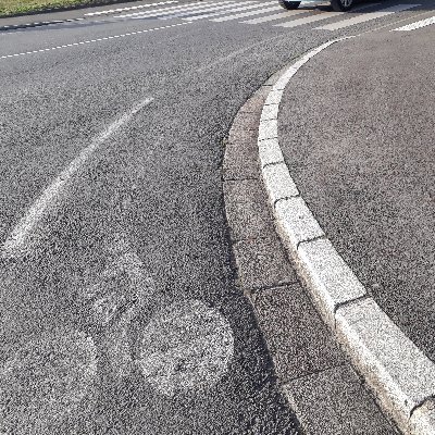 Veille Mobilité par un manchot expatrié. je prends vélo/train quand je séjourne dans ma famille #Eurovélo4 #Véloscenie Suit @VelociteAvranch et @Velo_Cherbourg.