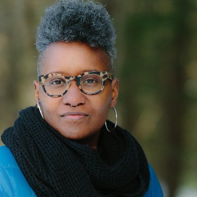 Follow me on Insta @miamckenzie00 Award-Winning Author of SKYE FALLING (https://t.co/53yw91qZd6…) Reps: Alexa Stark at Writers House / Eric Reid at WME
