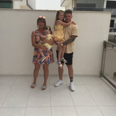 lauraaxox1's profile picture. 