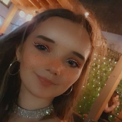 Dan_the_mess's profile picture. She/her