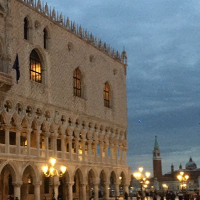 Lou_lou70711's profile picture. 