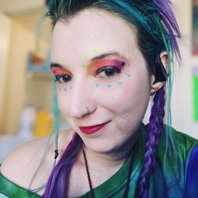 32 yr old female from the outer galaxy here seeking looking for like minded people to connect with and enjoy beautiful art of the human body! onlyfans@lucipurrs